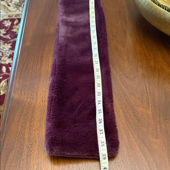 Elegant Merlot Faux Fur Scarf by Lord & Taylor NWT New Scarf - Picture 13 of 14